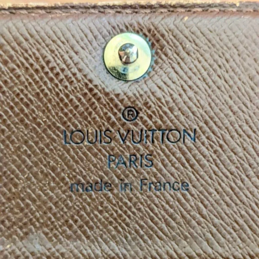 Louis Vuitton please check
